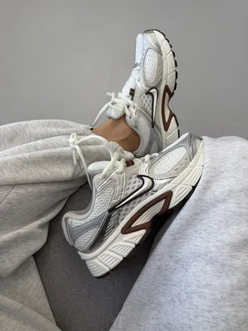 NIKE ZOOM V5 RNR | CREAM / BROWN / SILVER (2)