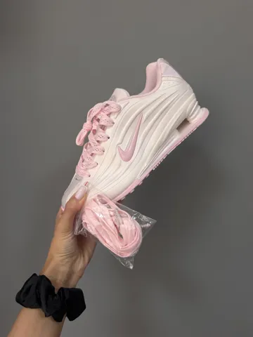 NIKE SHOX R4 | PEARL PINK / PINK FOAM (2)
