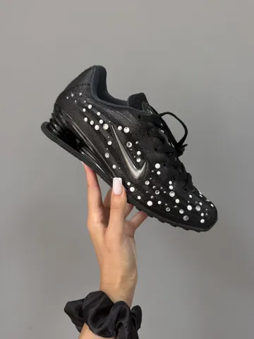 NIKE SHOX R4 | BLACK PEARL & RHINESTONE (3)